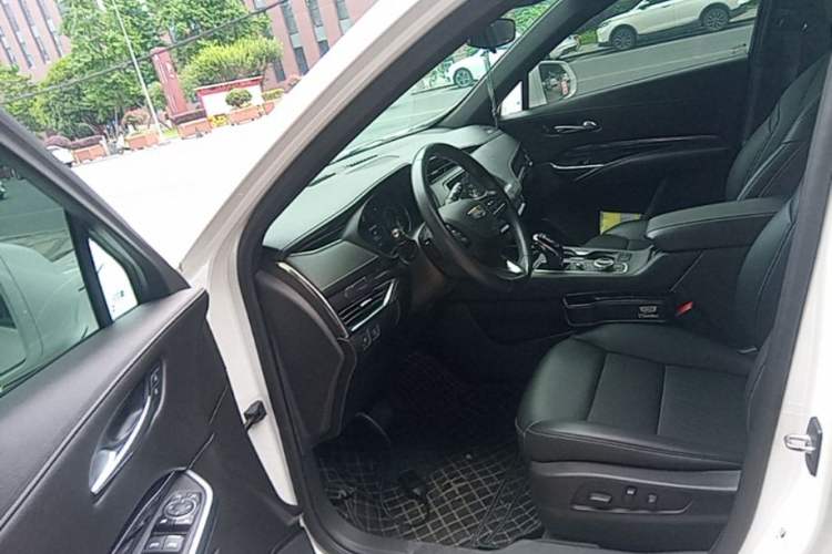 Used Cadillac XT4 2021 28T Two-Wheel Drive Tech Edition Driver Seat