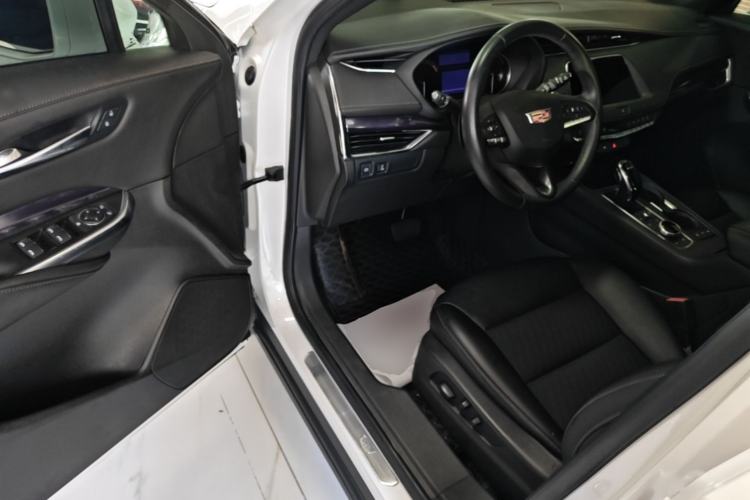 Used Cadillac XT4 2021 28T Two-Wheel Drive Tech Edition Driver Seat