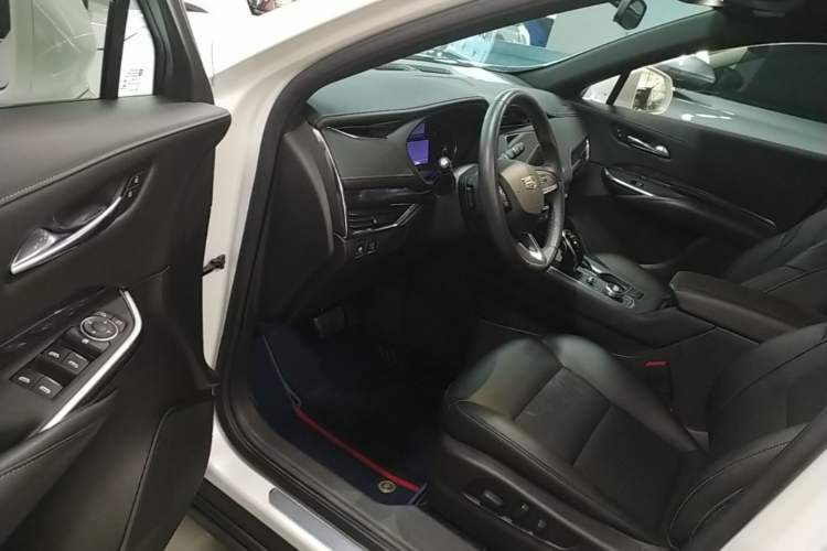 Used Cadillac XT4 2021 28T Two-Wheel Drive Tech Edition Driver Seat