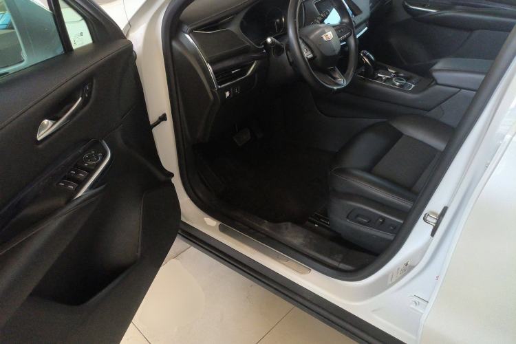 Used Cadillac XT4 2021 28T Two-Wheel Drive Tech Edition Driver Seat