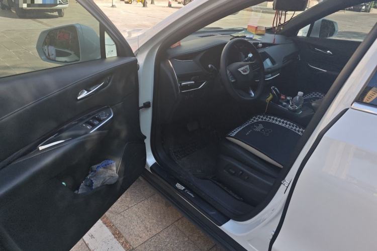 Used Cadillac XT4 2021 28T Two-Wheel Drive Tech Edition Driver Seat