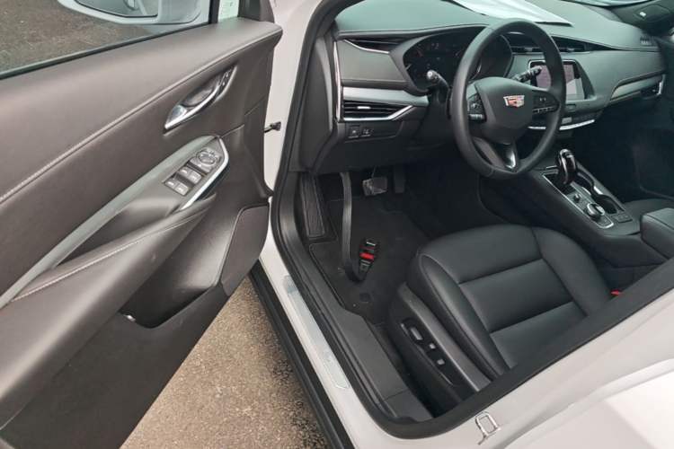 Used Cadillac XT4 2021 28T Two-Wheel Drive Leading Version Driver Seat