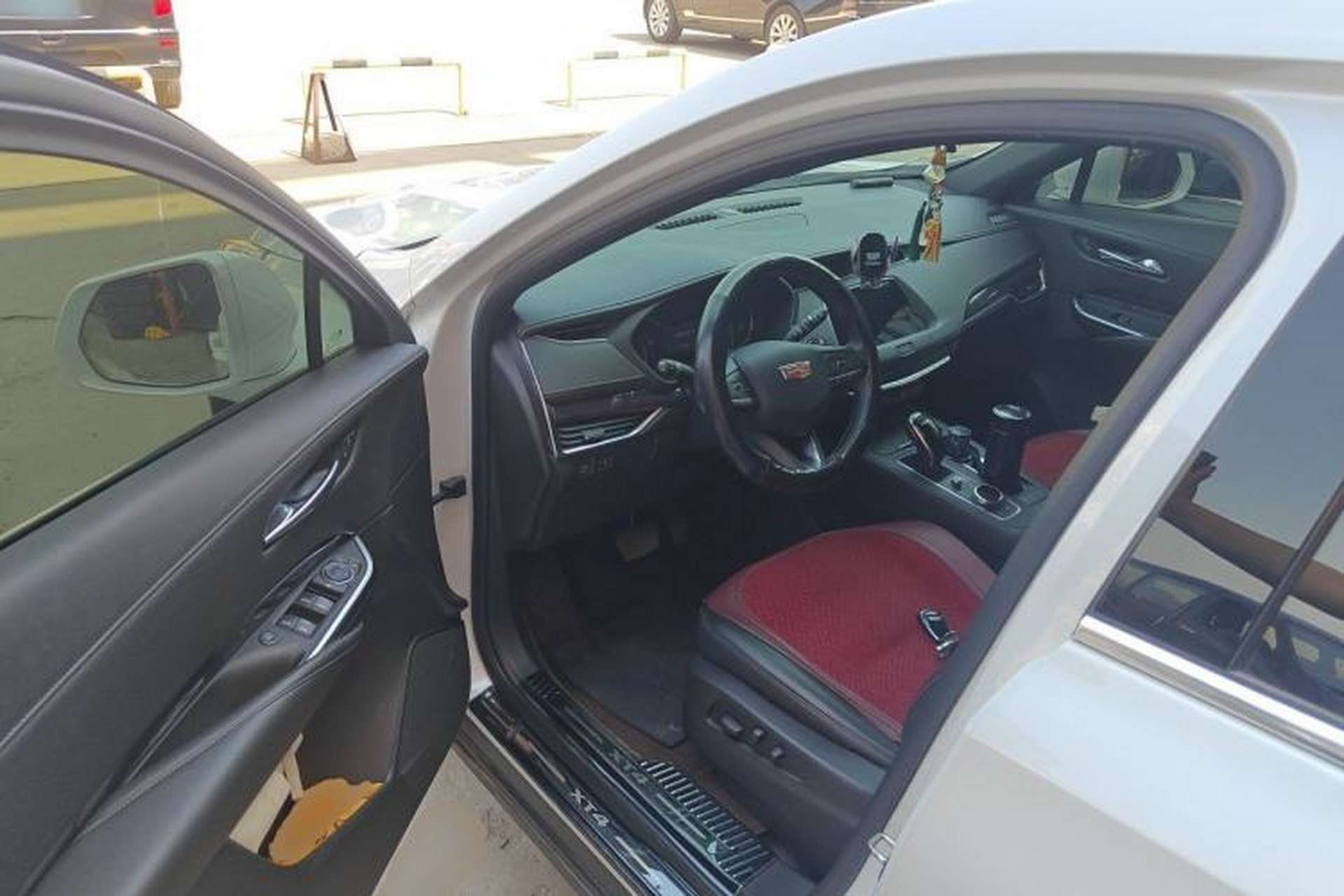 Used Cadillac XT4 2021 28T Two-Wheel Drive Tech Edition Driver Seat