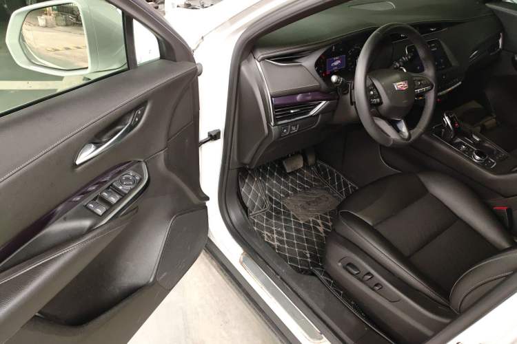 Used Cadillac XT4 2021 28T Two-Wheel Drive Tech Edition Driver Seat