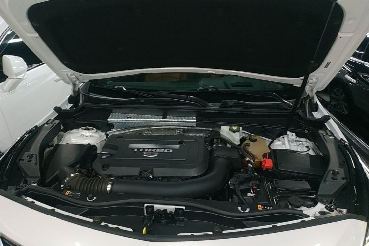 Used Cadillac XT4 2021 28T Four-Wheel Drive Platinum Edition Engine Bay
