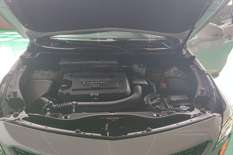 Used Cadillac XT4 2021 28T Two-Wheel Drive Tech Edition Engine Bay