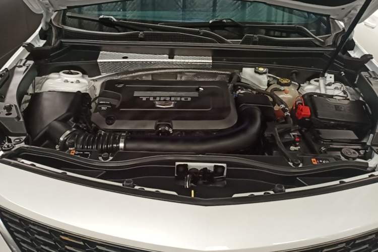 Used Cadillac XT4 2021 28T Two-Wheel Drive Luxury Version Engine Bay
