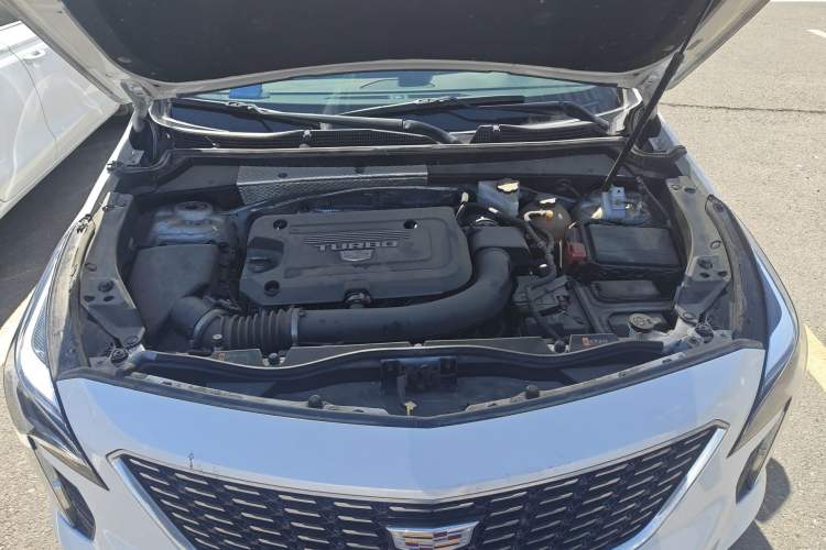 Used Cadillac XT4 2021 28T Two-Wheel Drive Luxury Version Engine Bay