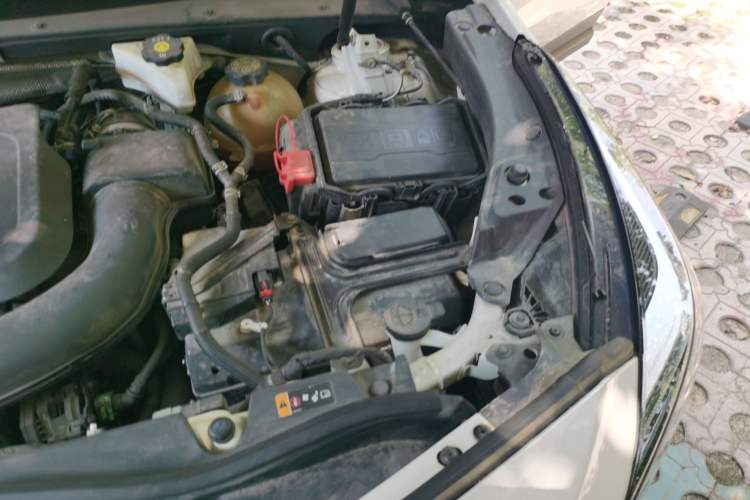 Used Cadillac XT4 2021 28T Two-Wheel Drive Tech Edition Engine Bay Left