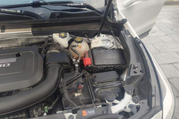 Used Cadillac XT4 2021 28T Two-Wheel Drive Leading Version Engine Bay Left