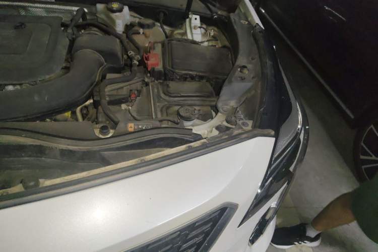 Used Cadillac XT4 2021 28T Two-Wheel Drive Leading Version Engine Bay Left