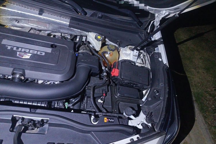 Used Cadillac XT4 2021 28T Two-Wheel Drive Luxury Version Engine Bay Left