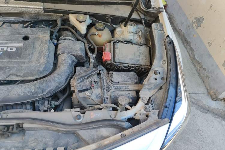 Used Cadillac XT4 2021 28T Two-Wheel Drive Leading Version Engine Bay Left