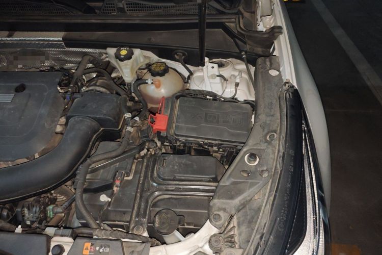 Used Cadillac XT4 2021 28T Two-Wheel Drive Leading Version Engine Bay Left
