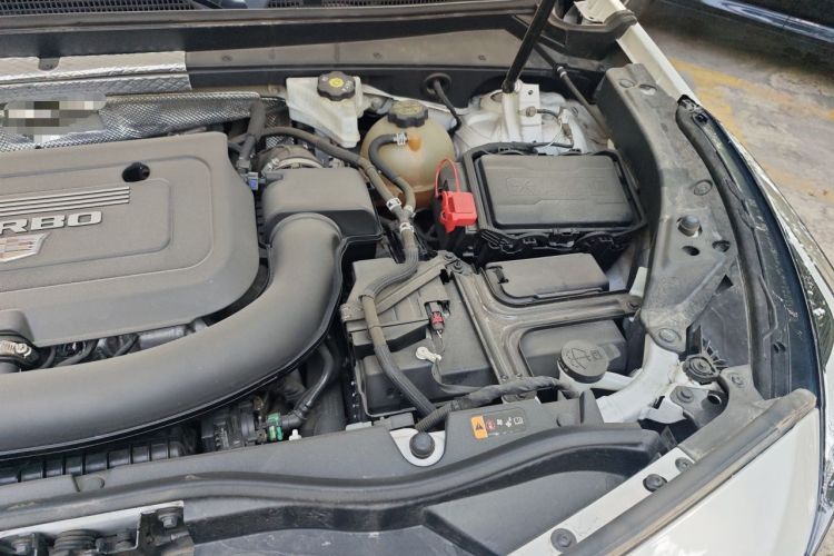 Used Cadillac XT4 2021 28T Two-Wheel Drive Luxury Version Engine Bay Left