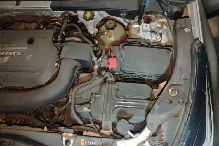Used Cadillac XT4 2021 28T Two-Wheel Drive Luxury Version Engine Bay Left