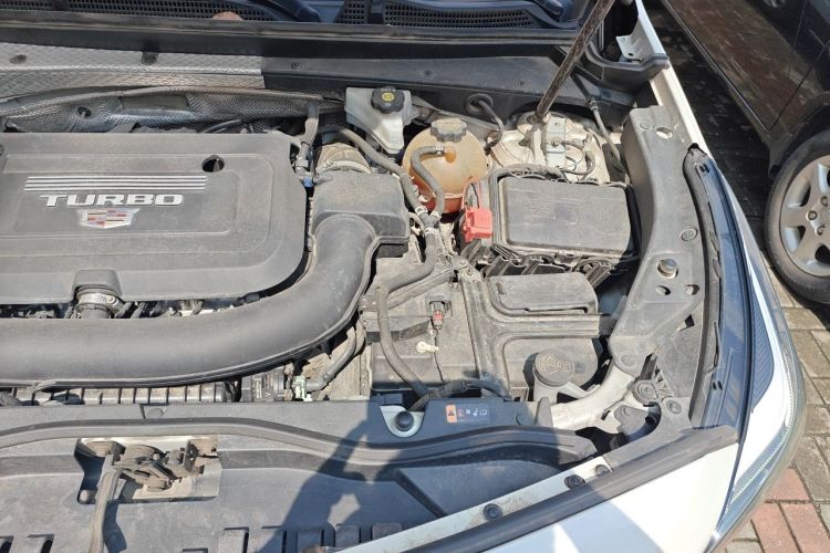 Used Cadillac XT4 2021 28T Two-Wheel Drive Tech Edition Engine Bay Left