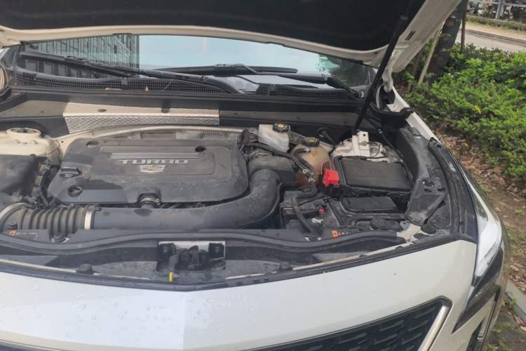 Used Cadillac XT4 2021 28T Two-Wheel Drive Luxury Version Engine Bay Left