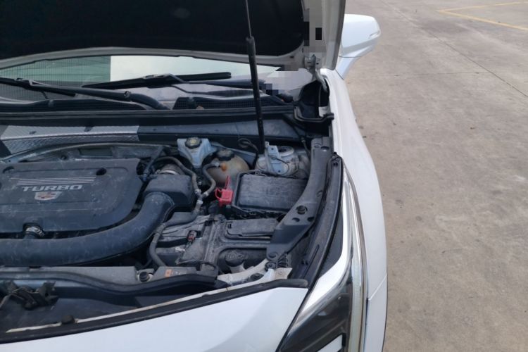Used Cadillac XT4 2021 28T Two-Wheel Drive Luxury Version Engine Bay Left