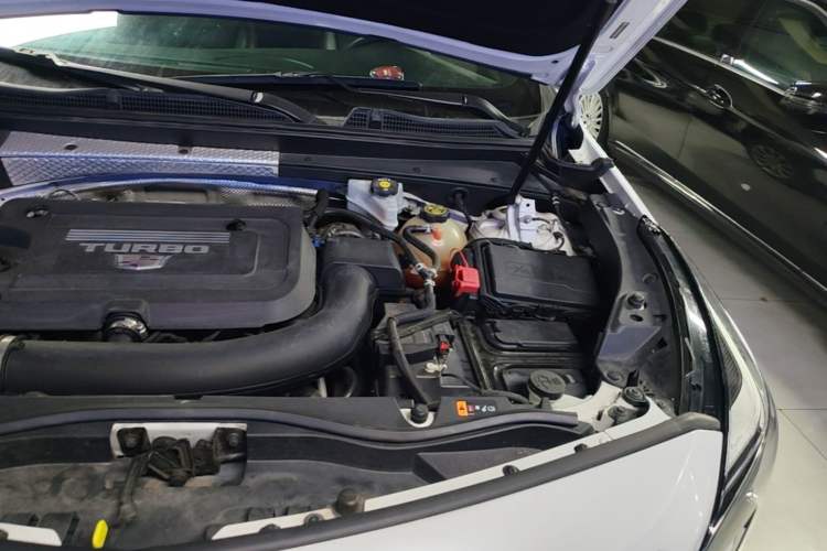 Used Cadillac XT4 2021 28T Two-Wheel Drive Tech Edition Engine Bay Left