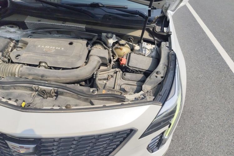 Used Cadillac XT4 2021 28T Two-Wheel Drive Leading Version Engine Bay Left