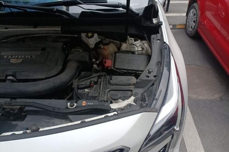 Used Cadillac XT4 2021 28T Two-Wheel Drive Tech Edition Engine Bay Left