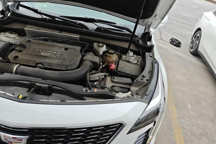 Used Cadillac XT4 2021 28T Two-Wheel Drive Leading Version Engine Bay Left
