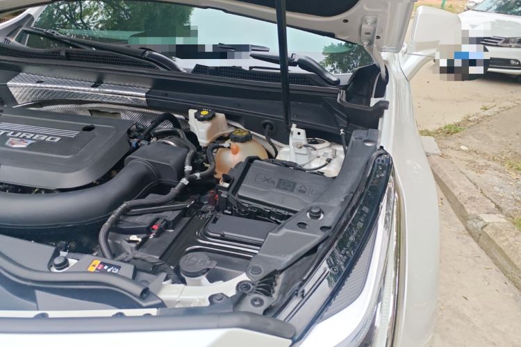 Used Cadillac XT4 2021 28T Two-Wheel Drive Tech Edition Engine Bay Left
