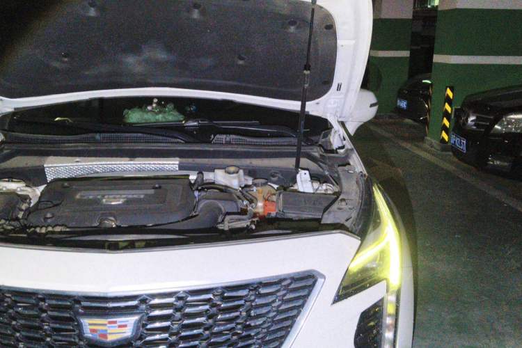 Used Cadillac XT4 2021 28T Two-Wheel Drive Tech Edition Engine Bay Left