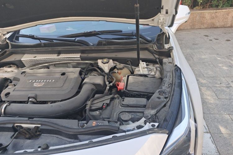 Used Cadillac XT4 2021 28T Two-Wheel Drive Tech Edition Engine Bay Left