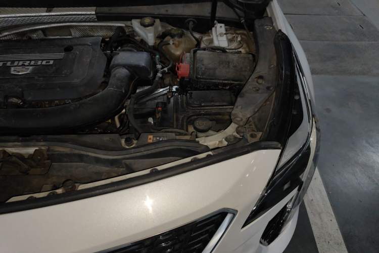 Used Cadillac XT4 2021 28T Two-Wheel Drive Leading Version Engine Bay Left