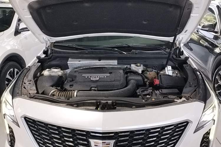 Used Cadillac XT4 2021 28T Two-Wheel Drive Luxury Version Engine Bay