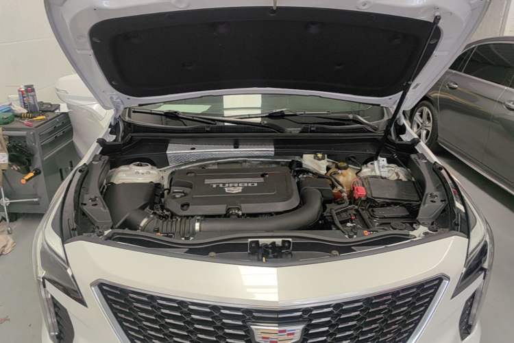 Used Cadillac XT4 2021 28T Two-Wheel Drive Tech Edition Engine Bay