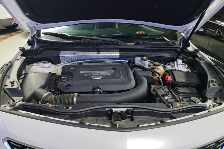 Used Cadillac XT4 2021 28T Two-Wheel Drive Tech Edition Engine Bay