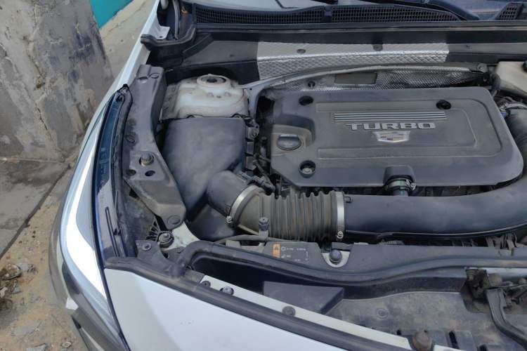 Used Cadillac XT4 2021 28T Two-Wheel Drive Tech Edition Engine Bay Right