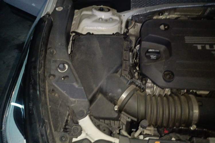 Used Cadillac XT4 2021 28T Two-Wheel Drive Leading Version Engine Bay Right