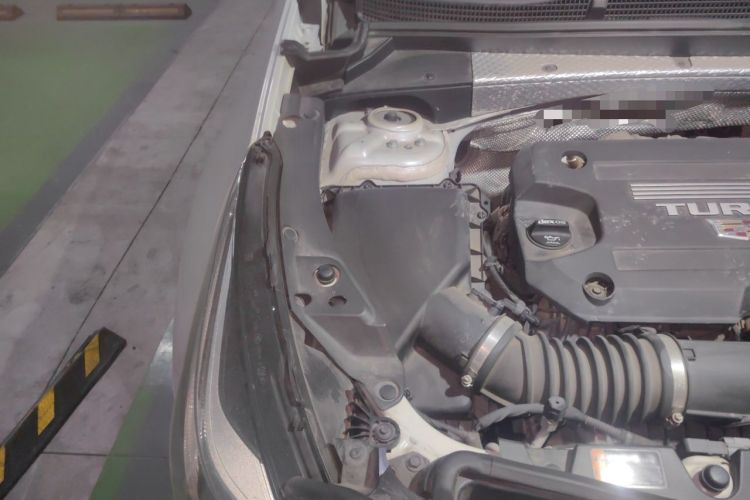 Used Cadillac XT4 2021 28T Two-Wheel Drive Leading Version Engine Bay Right