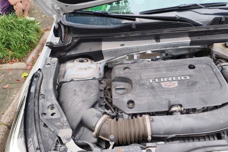Used Cadillac XT4 2021 28T Two-Wheel Drive Tech Edition Engine Bay Right