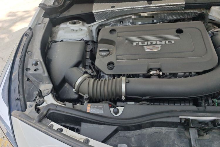 Used Cadillac XT4 2021 28T Two-Wheel Drive Luxury Version Engine Bay Right