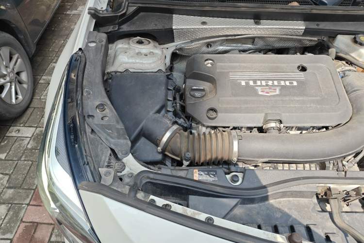 Used Cadillac XT4 2021 28T Two-Wheel Drive Tech Edition Engine Bay Right