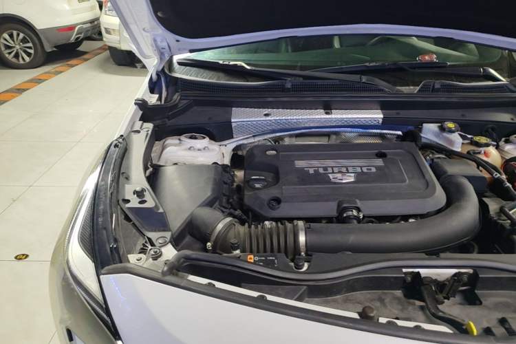 Used Cadillac XT4 2021 28T Two-Wheel Drive Tech Edition Engine Bay Right