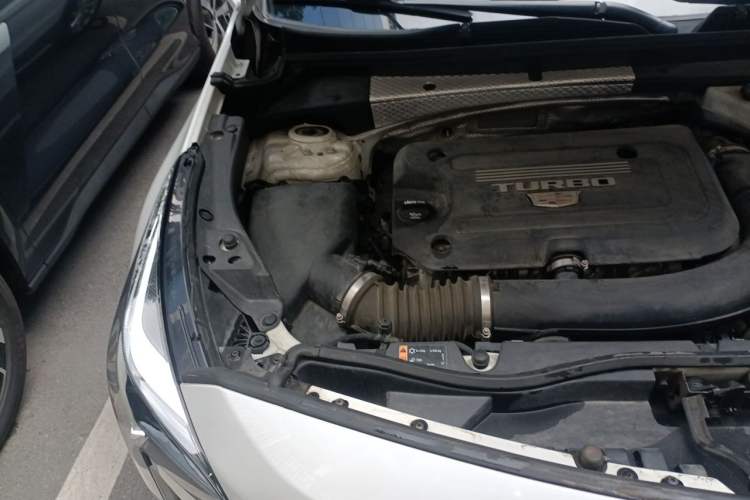 Used Cadillac XT4 2021 28T Two-Wheel Drive Tech Edition Engine Bay Right