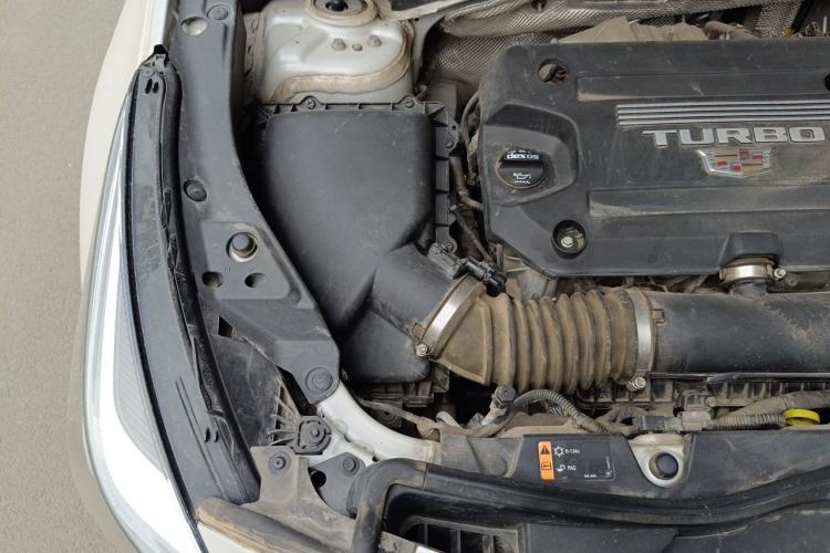 Used Cadillac XT4 2021 28T Two-Wheel Drive Luxury Version Engine Bay Right