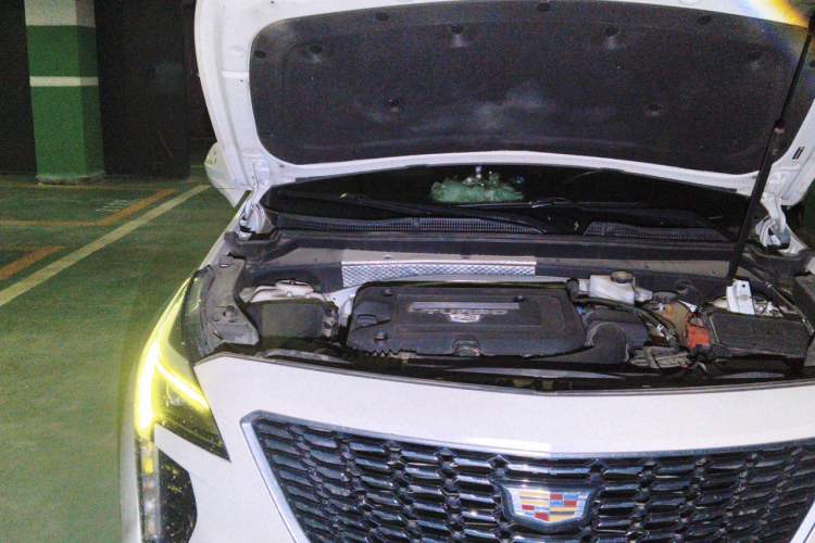 Used Cadillac XT4 2021 28T Two-Wheel Drive Tech Edition Engine Bay Right