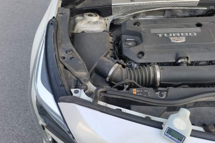 Used Cadillac XT4 2021 28T Two-Wheel Drive Leading Version Engine Bay Right
