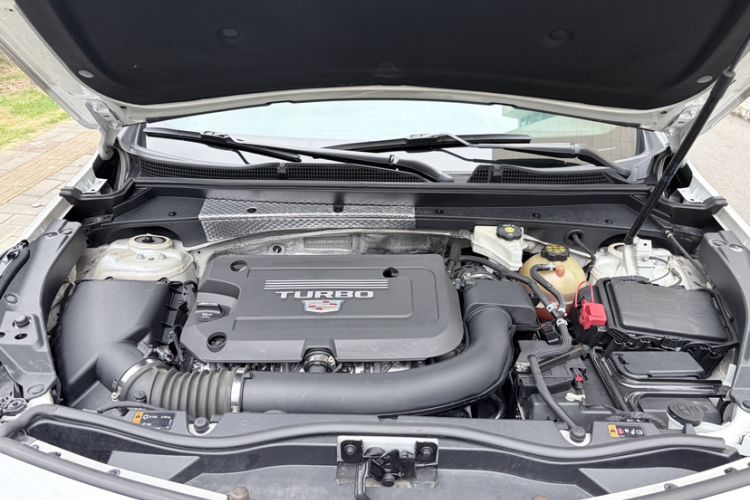 Used Cadillac XT4 2021 28T Two-Wheel Drive Tech Edition Engine Bay