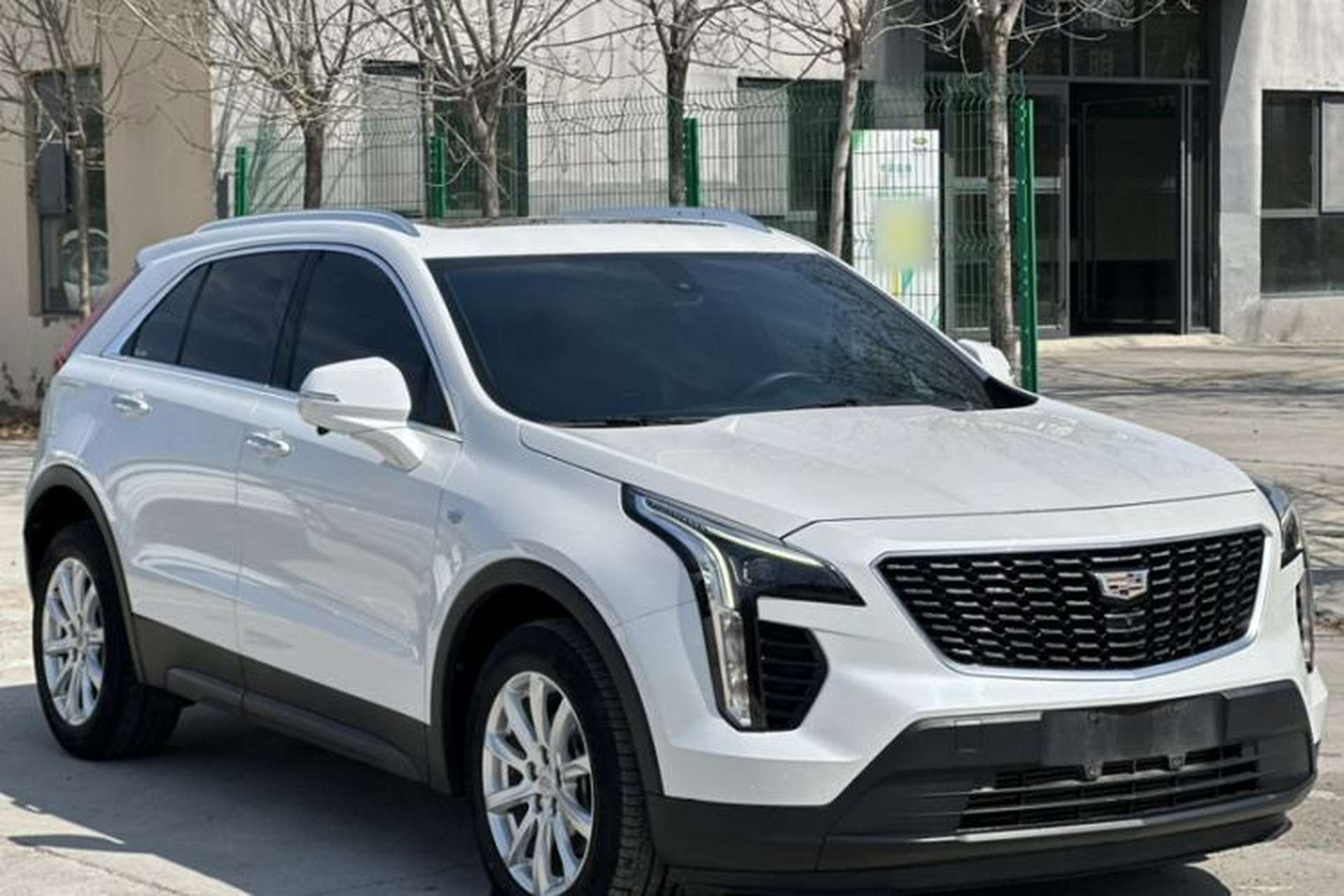 Used Cadillac XT4 2021 28T Two-Wheel Drive Tech Edition Exterior 2