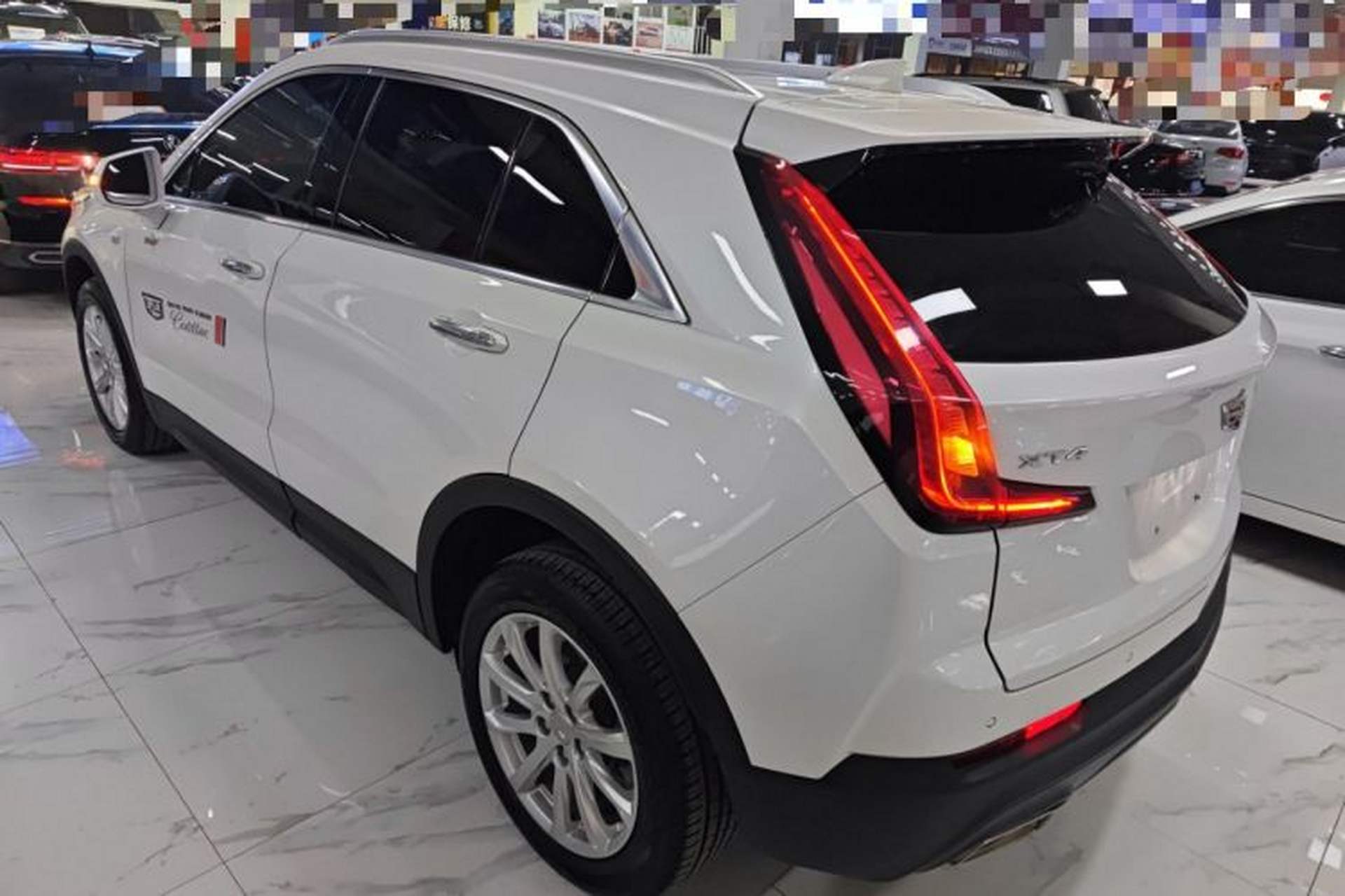 Used Cadillac XT4 2021 28T Two-Wheel Drive Tech Edition Exterior 2