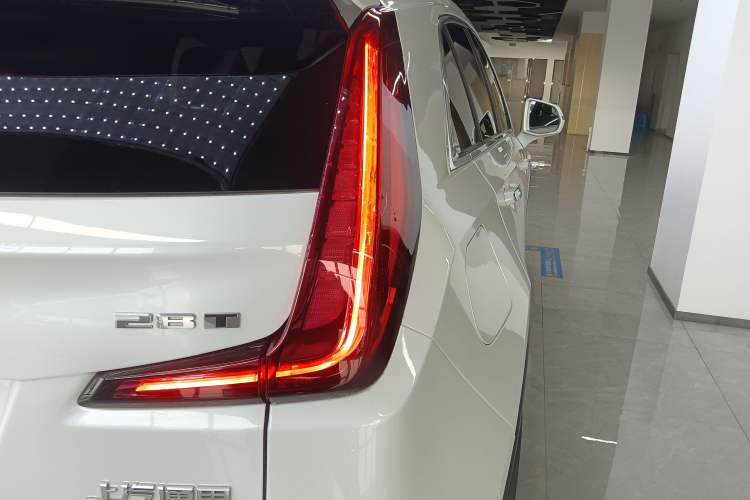 Used Cadillac XT4 2021 28T Two-Wheel Drive Leading Version Exterior 3
