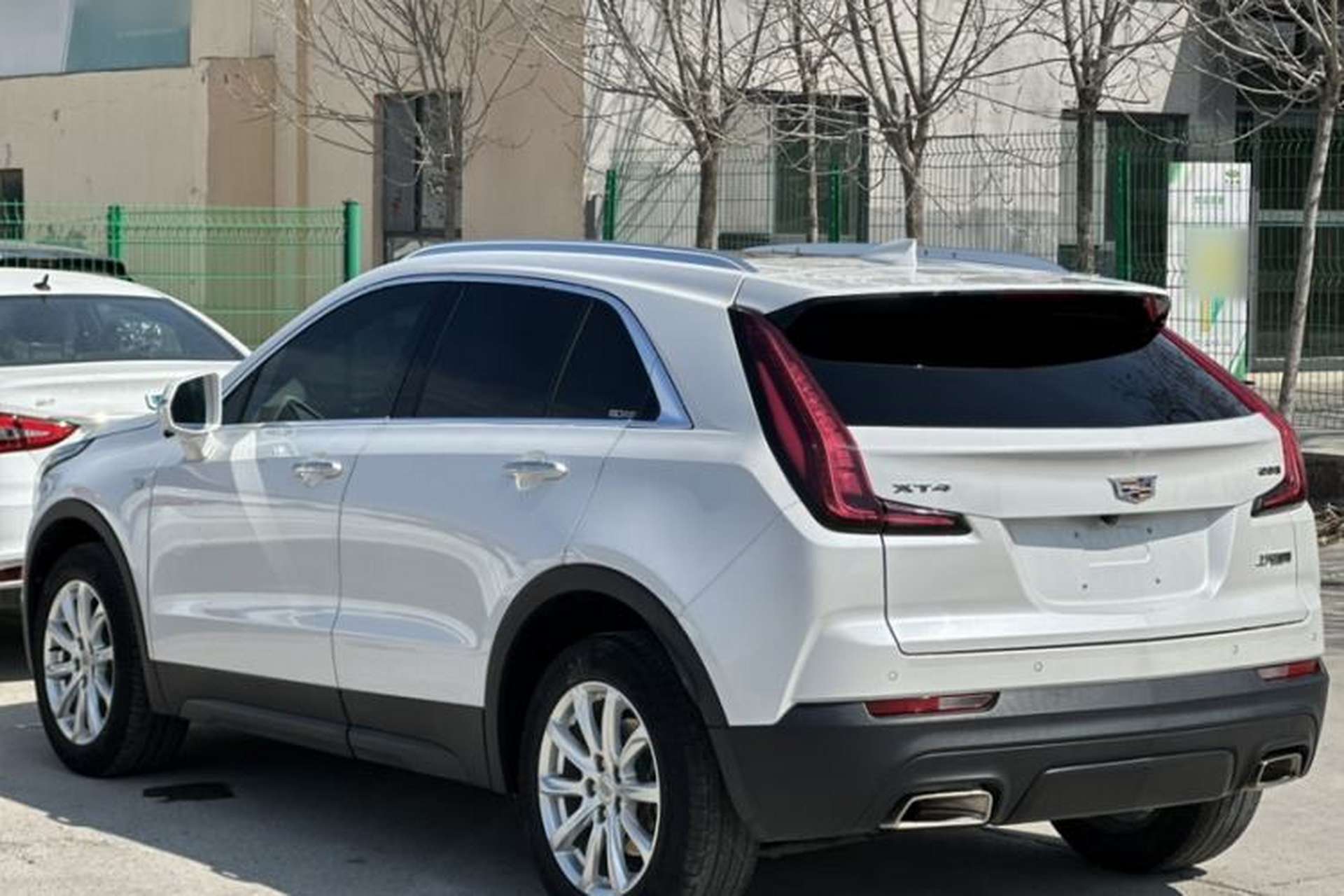 Used Cadillac XT4 2021 28T Two-Wheel Drive Tech Edition Exterior 3